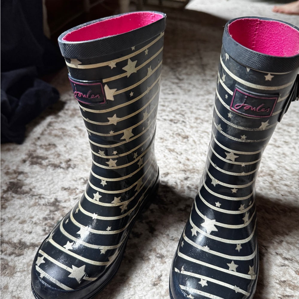 Joules Black and Cream Star Pattern Rain Boots